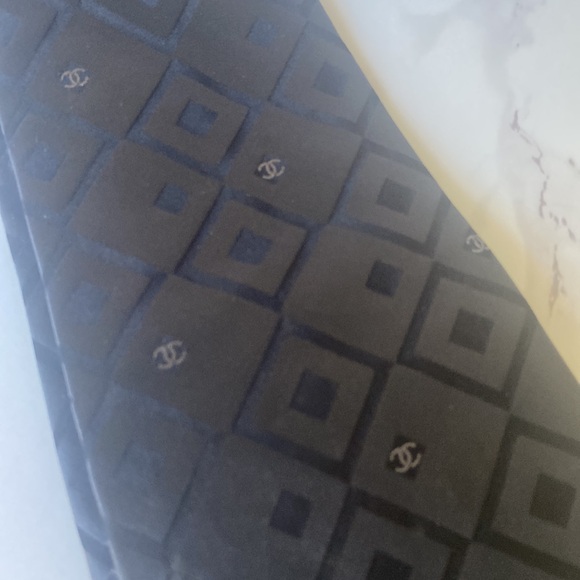 Chanel Black Men's Tie with COA /NWOT - Picture 3 of 6